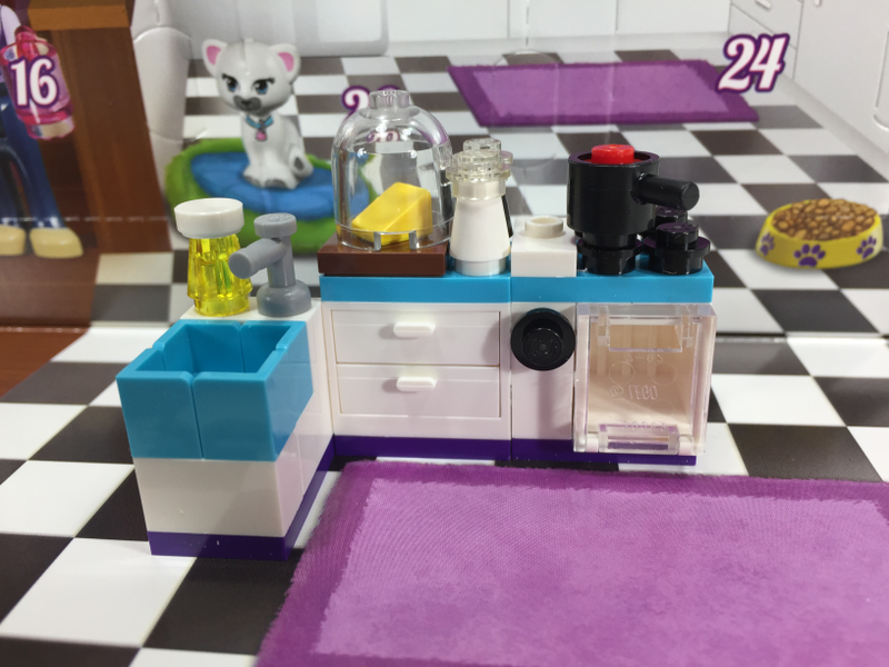 Illustration for article titled Review: Lego Friends, City, Star Wars advent calendars--day 15